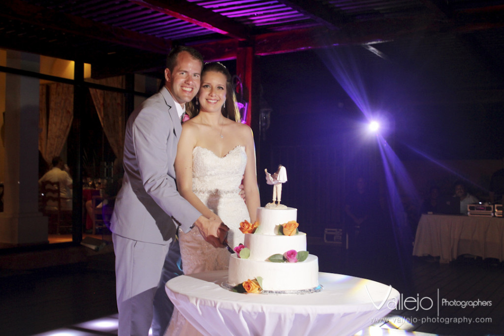 Groom and bride photo